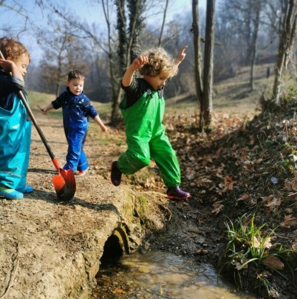 copertina-scuola-fuori-bambini-radice-torre-de-roveri-bergamo00002